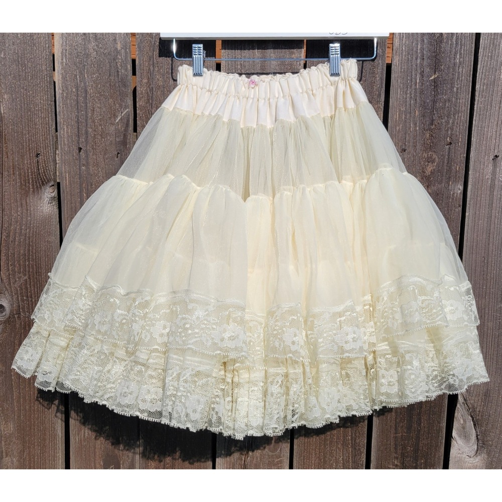 Vintage Malco Modes Cream Lace Silky Nylon Petticoat Skirt Made in USA M Decora